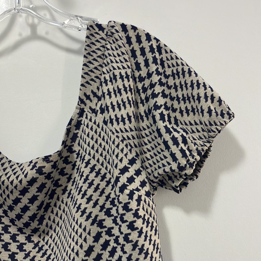 Patterned Crop Top - Picture 4 of 7